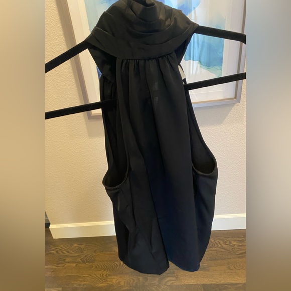 A New Day black sleeveless silky top with tie at the neck size Medium - Picture 4 of 8